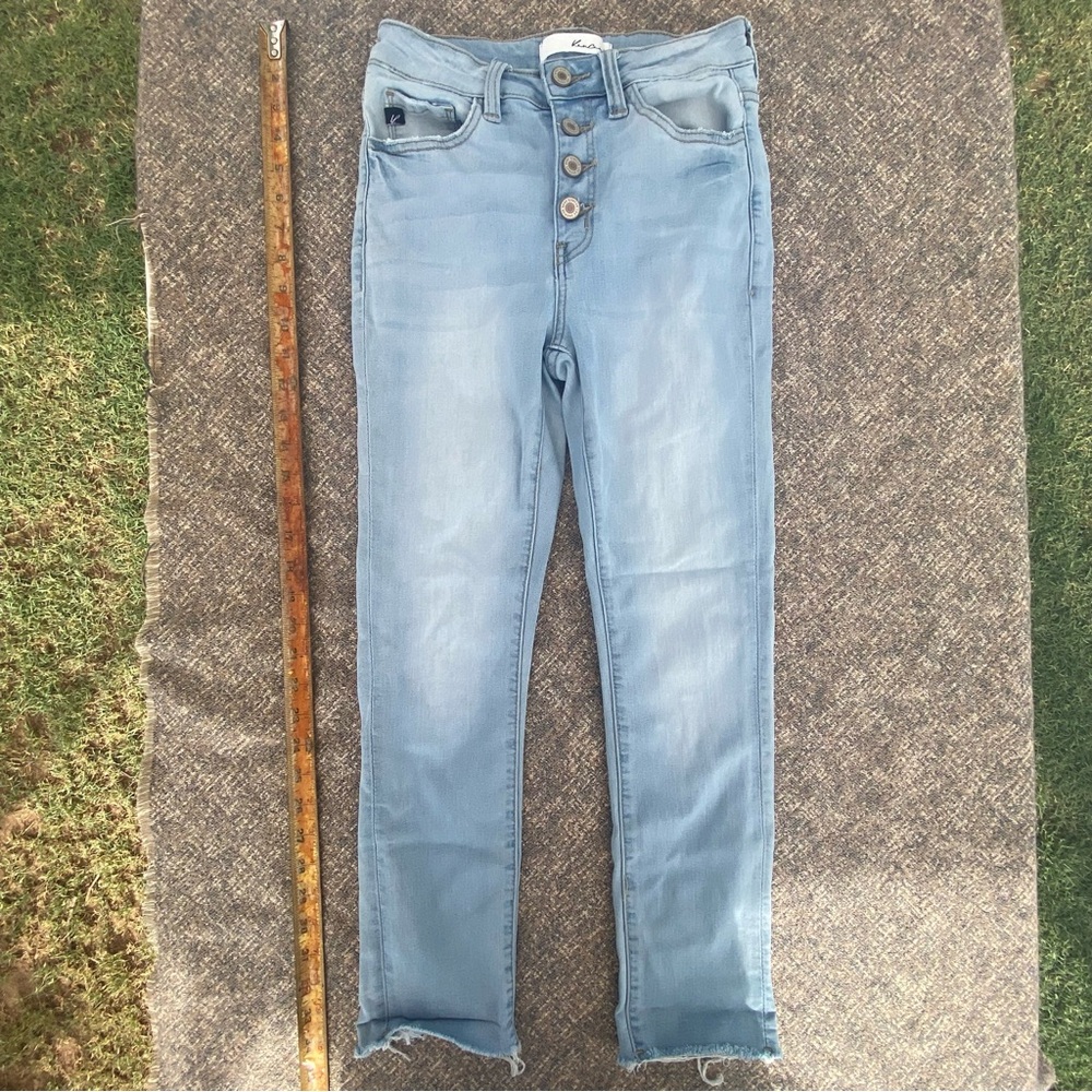 KanCan Button Fly Jeans Light Wash Denim Frayed Hems Distressed size 26 2